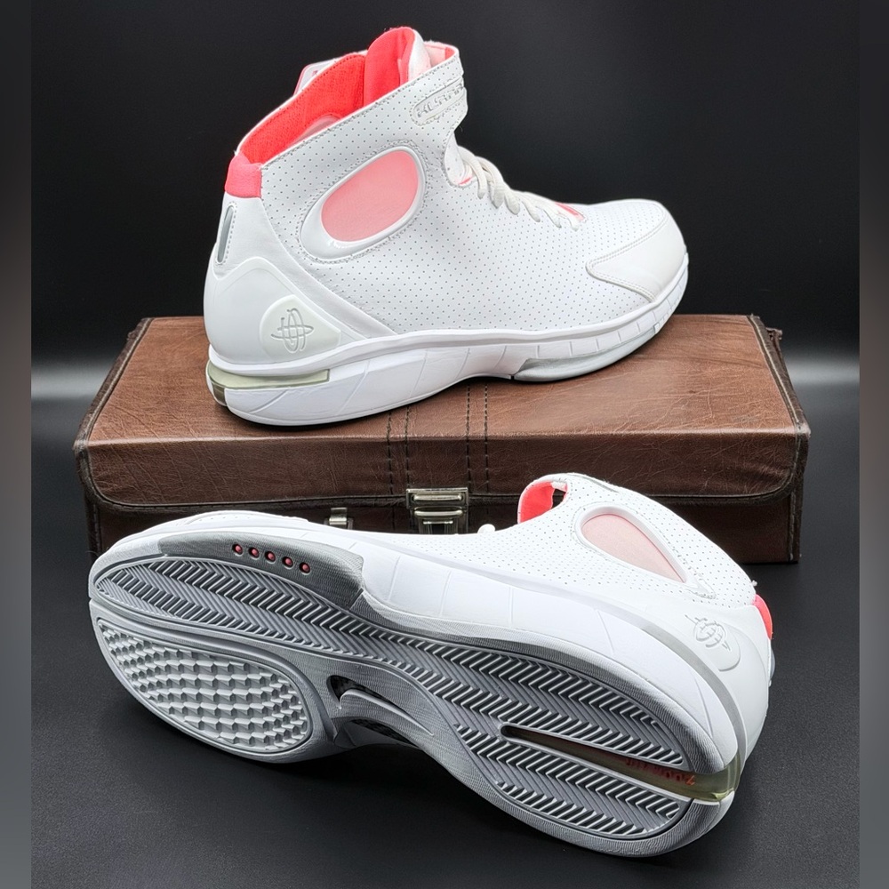 Vintage - Nike Kobe Zoom Huarache 2K4 White Hot Lava